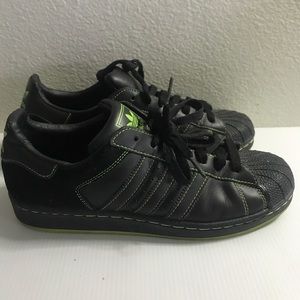 adidas black shell toe mens